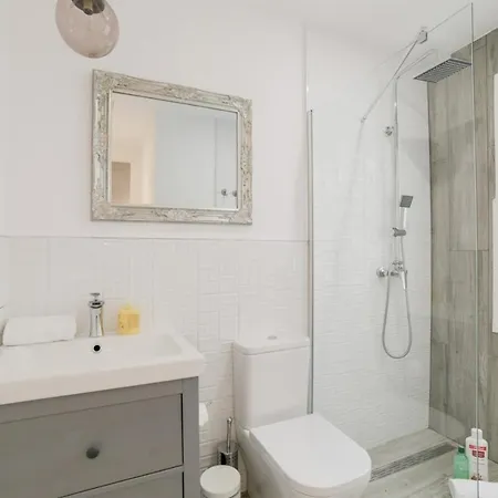 Apartament Modern & Chic 2 Bed Apt In Lesseps