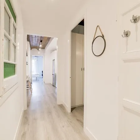 Modern & Chic 2 Bed Apt In Lesseps *