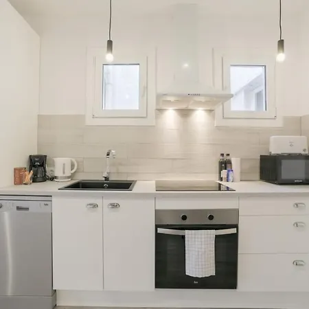 Modern & Chic 2 Bed Apt In Lesseps *