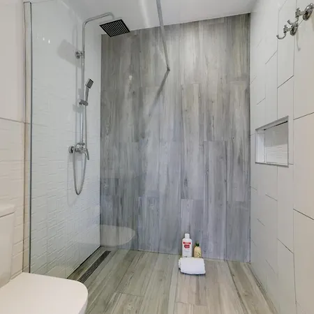 Modern & Chic 2 Bed Apt In Lesseps * Barcelona