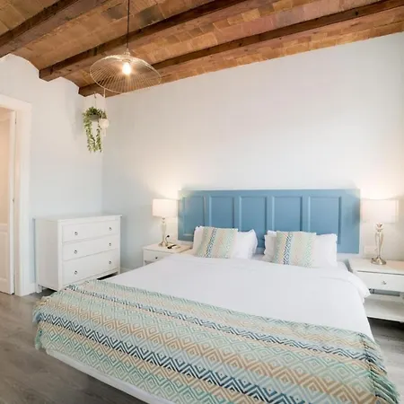 Modern & Chic 2 Bed Apt In Lesseps Apartment